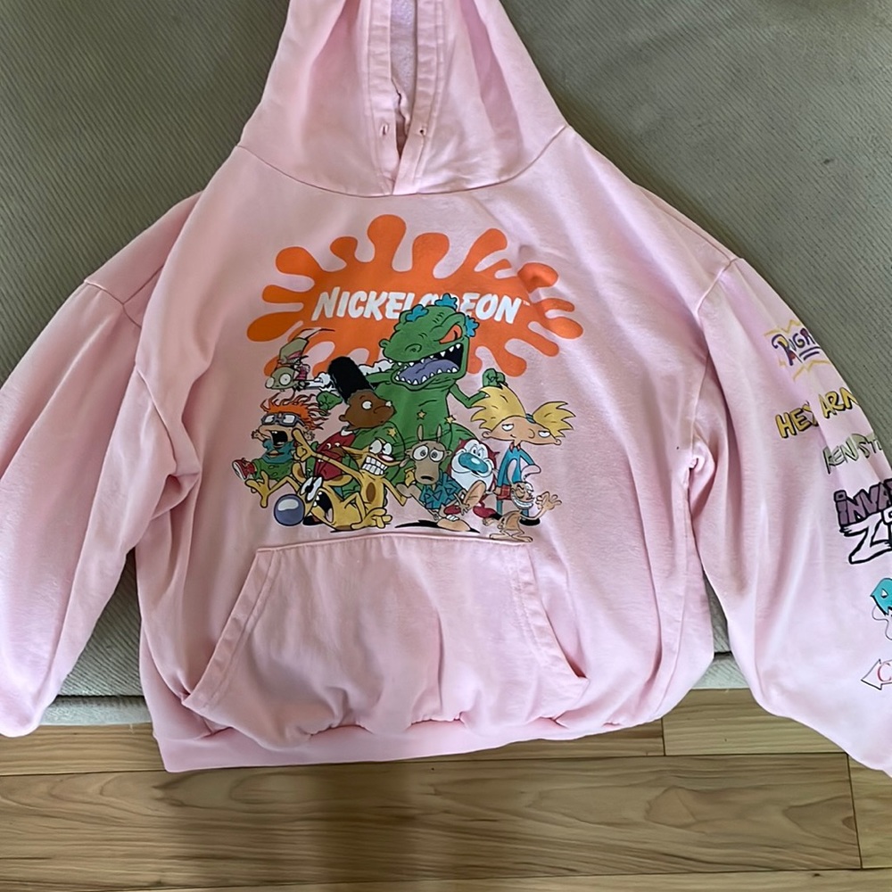 This is a Nickelodeon hoodie from rue 21 that’s in good condition